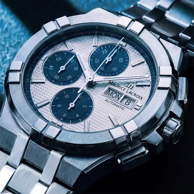 MAURICE LACROIX AIKON AI6218-SS002-230-1