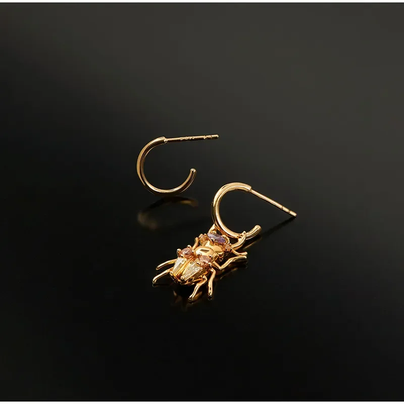 PDPAOLA STRENGTH BEETLE EARRINGS AR01-366-U