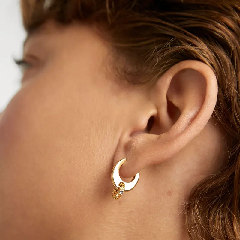 PDPAOLA RAINBOW SPIN HOOP EARRINGS  AR01-B89-U