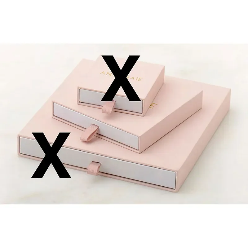 AH MEDIUM BOX INCL. POUCH 110X110X20MM